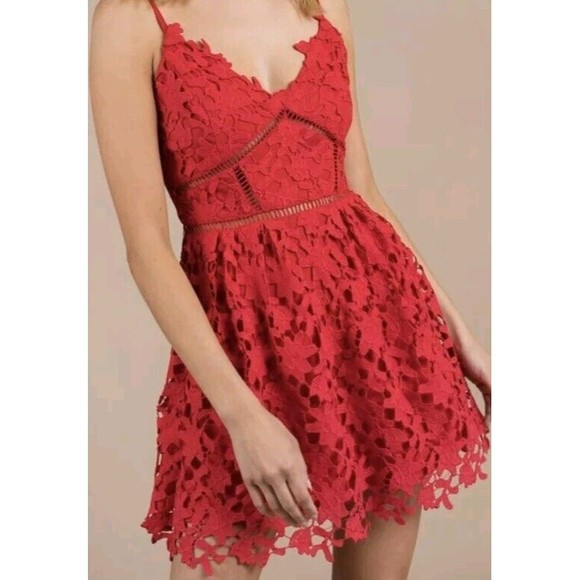TOBI RED ROSE COLORED LACE OVERLAY STRAPPY WOMEN'S MINI DRESS SZ SMALL - Picture 1 of 16